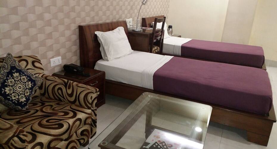 Richie Rich Royal Inn, Satna 5